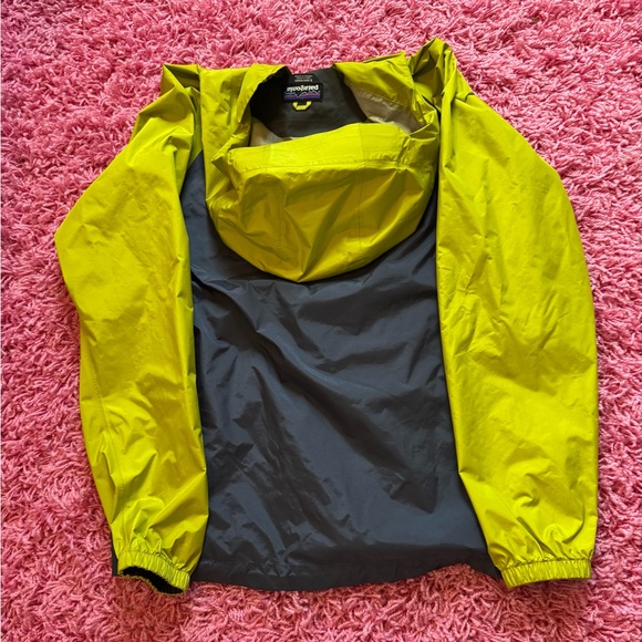 Patagonia Yellow and Navy Windbreaker - Picture 5 of 8